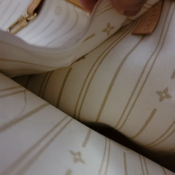 Louis Vuitton Cream and Tan Checkered Tote - Picture 5 of 13